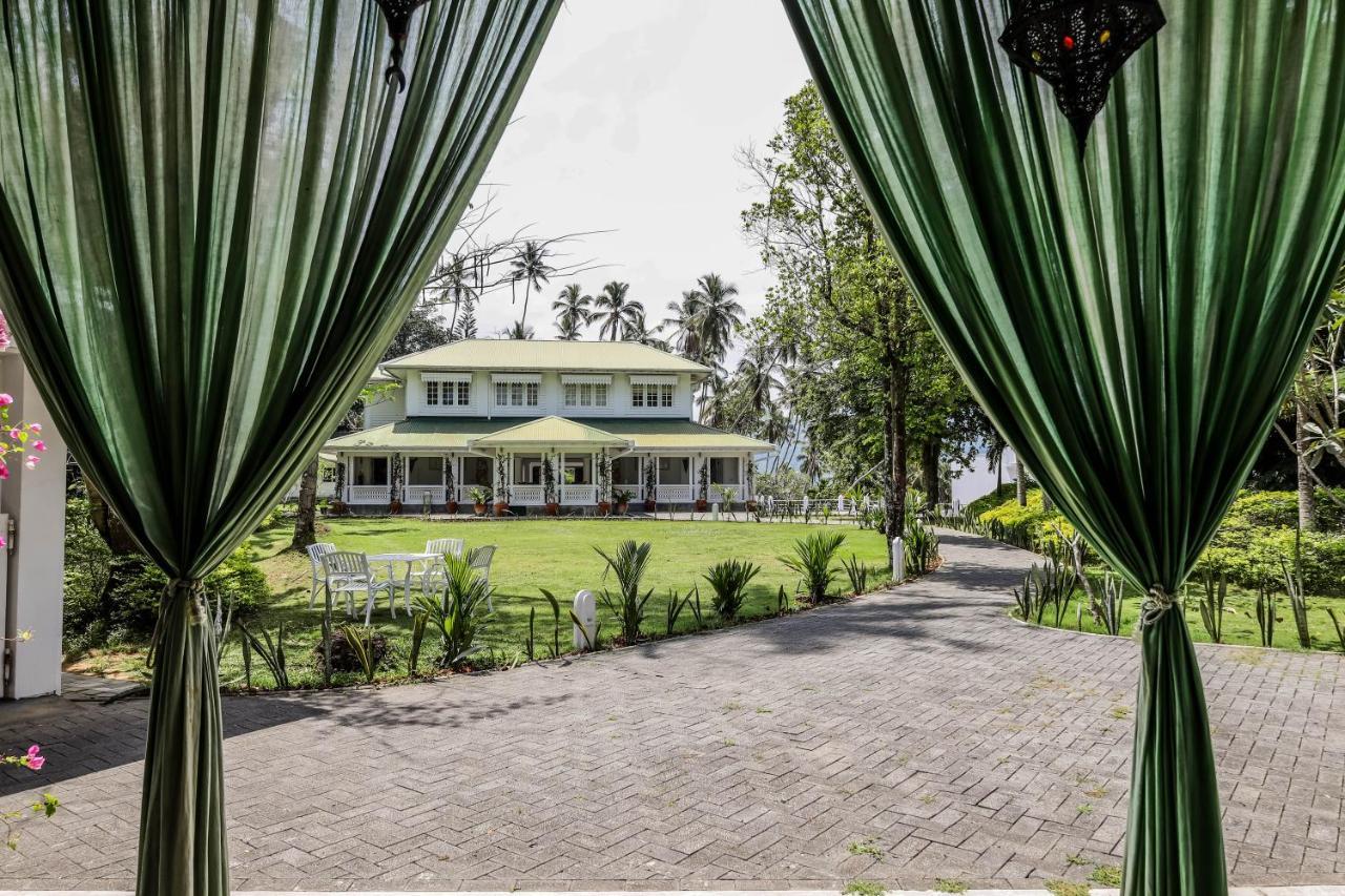 The Flame Tree Estate & Hotel Канди Экстерьер фото